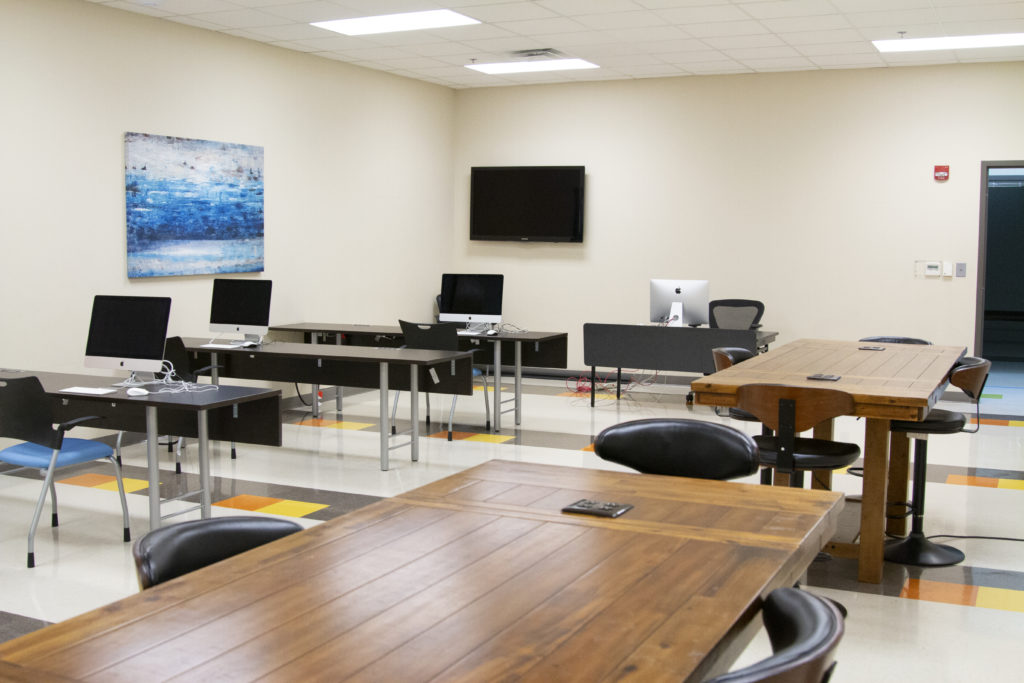 Social Distancing at Nossi College - Foundation Lab
